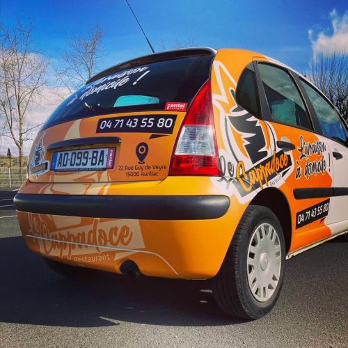 Marquage de véhicules réalisé par Cassiopub, agence à Aurillac (Cantal) et Rognac (Bouches-du-Rhône).