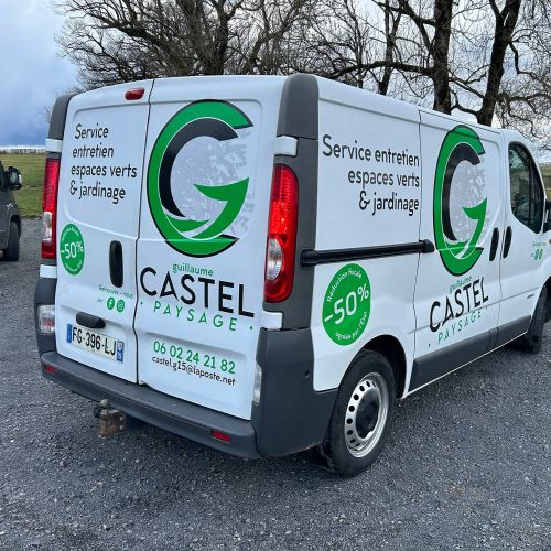 Marquage de véhicules réalisé par Cassiopub, agence à Aurillac (Cantal) et Rognac (Bouches-du-Rhône).
