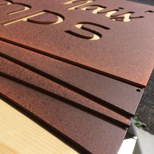 Enseignes réalisées par Cassiopub, agence à Aurillac (Cantal) et Rognac (Bouches-du-Rhône).