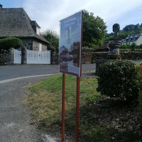 Signalétique réalisée par Cassiopub, agence à Aurillac (Cantal) et Rognac (Bouches-du-Rhône).