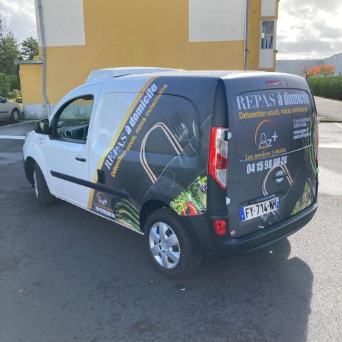 Marquage de véhicules réalisé par Cassiopub, agence à Aurillac (Cantal) et Rognac (Bouches-du-Rhône).