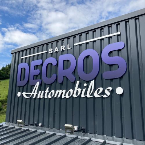 Enseignes réalisées par Cassiopub, agence à Aurillac (Cantal) et Rognac (Bouches-du-Rhône).