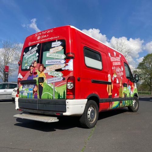 Marquage de véhicules réalisé par Cassiopub, agence à Aurillac (Cantal) et Rognac (Bouches-du-Rhône).