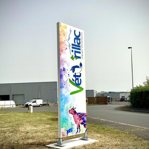 Signalétique réalisée par Cassiopub, agence à Aurillac (Cantal) et Rognac (Bouches-du-Rhône).