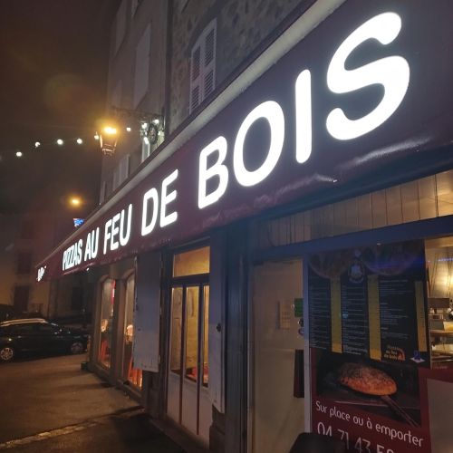 Enseignes réalisées par Cassiopub, agence à Aurillac (Cantal) et Rognac (Bouches-du-Rhône).